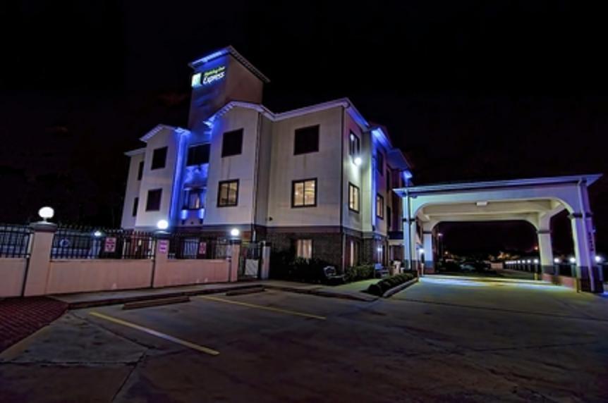Baymont By Wyndham Houston Brookhollow Exterior photo