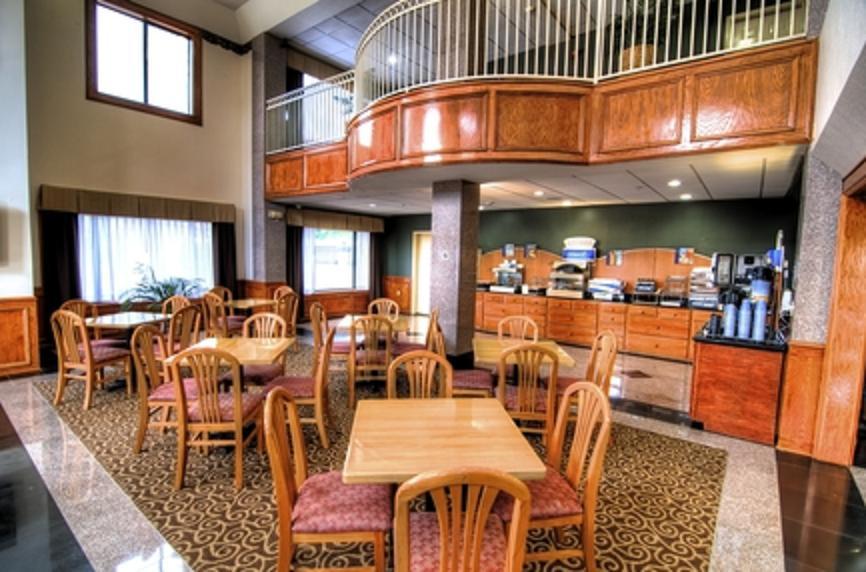 Baymont By Wyndham Houston Brookhollow Restaurant photo