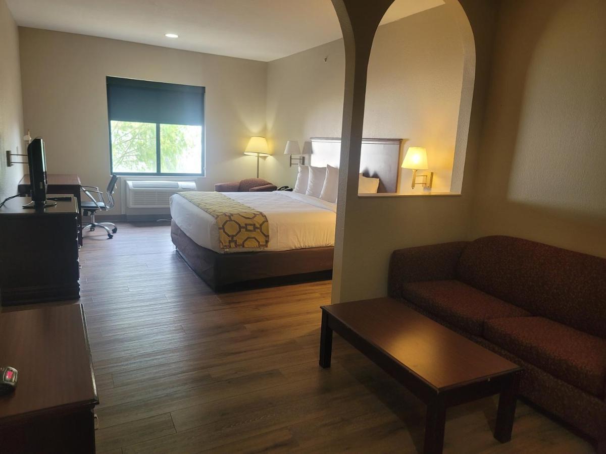 Baymont By Wyndham Houston Brookhollow Exterior photo