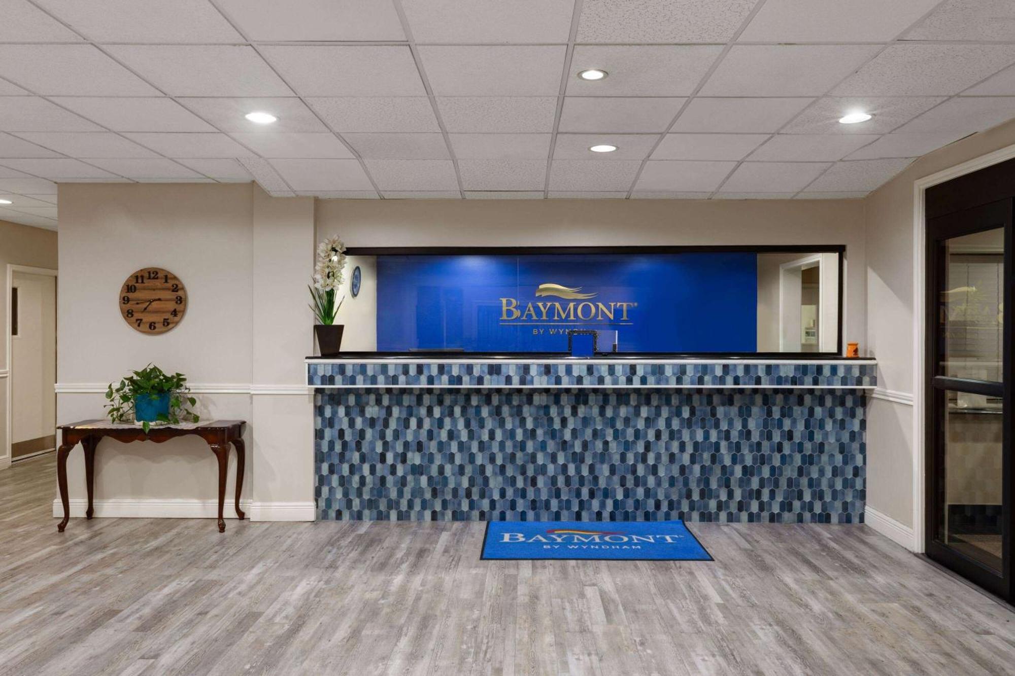 Baymont By Wyndham Houston Brookhollow Exterior photo